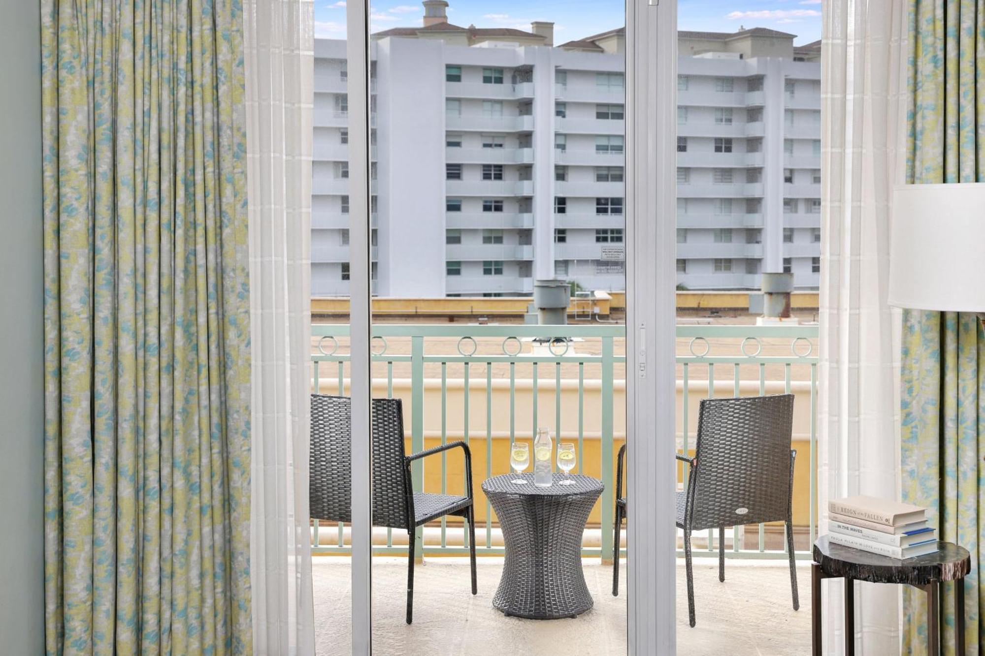 Отель The Ritz-Carlton Key Biscayne, Miami Экстерьер фото